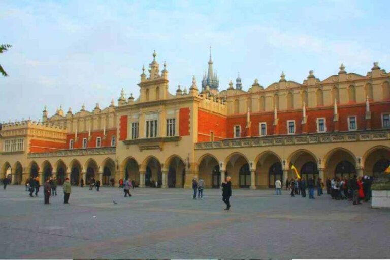 krakow-gradska-trznica-sukiennice